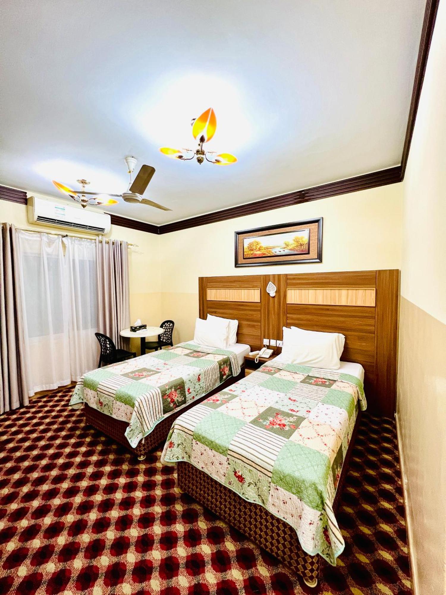 Al Ahrar Hotel ドバイ エクステリア 写真