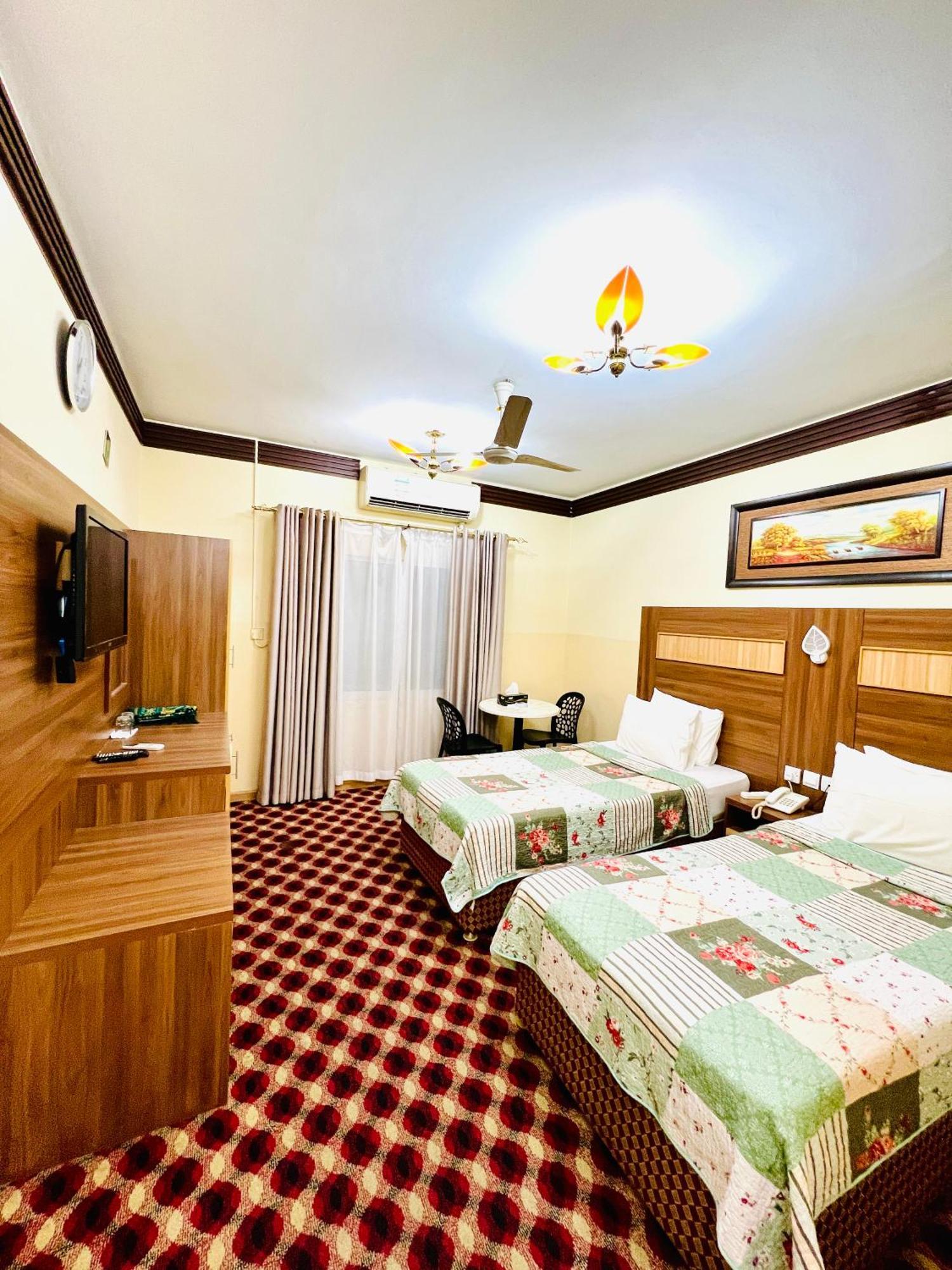Al Ahrar Hotel ドバイ エクステリア 写真